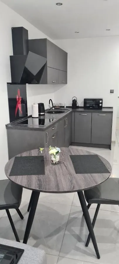 Apartman Julija 1 Ριέκα 0*,  Κροατία